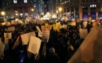 Morts de Noirs aux Etats-Unis: les manifestants ne décolèrent pas