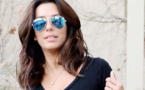Eva Longoria fiancée ? : La star affiche une jolie bague à la main gauche...
