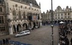 Attentat d'Arras : début des funérailles de Dominique Bernard sous haute surveillance