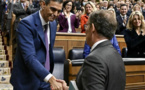 Espagne: Pedro Sanchez rencontre Nuñez Feijóo dans un climat de tension rarement atteint
