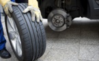 Conseils pratiques: Comment changer une roue crevée