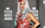 Lady Gaga : et maintenant, sa robe en viande exposée dans un musée !