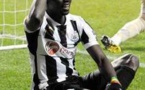 Newcastle - Alan Shearer descend Papiss Cissé : « On aurait été mieux à 10 qu'avec Papiss Cissé »