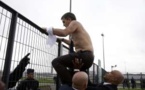 Air France : le DRH violemment pris à partie par les manifestants