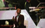 Stromae rend un vibrant hommage à son père en plein concert.