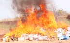 Kolda : des produits interdits d'une valeur supérieur à 10 milliards F Cfa incinérés