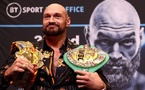 Boxe : Tyson Fury range ses gants 