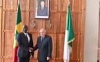 Rencontre entre le ministre des Affaires étrangères algérien et le ministre sénégalais des Forces armées