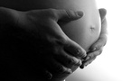 Mbour : un homme tabasse sa femme enceinte qui lui demande de l'argent pour une ordonnance et la mord á la main 