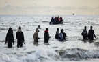 France: deux migrants meurent en tentant de traverser la Manche