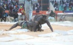 Vidéo- Combat de lutte : Gris 2 bat Ablaye Ndiaye