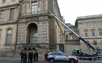 Cambriolage au musée du Louvre: deux hommes placés en garde à vue