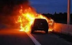 Incendie sur l’autoroute à  péage : la Lincoln Navigator de Bombardier de 40 millions Cfa complètement réduite en cendres