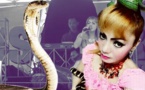 Mordue par un cobra, une chanteuse termine son concert avant de mourir