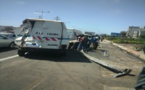 Accident sur l’autoroute : Un camion frigorifique s’est renversé à hauteur de l’école Mariama Niass