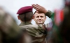 Guerre au Moyen-Orient: Macron annonce la mort du premier soldat français