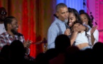 VIDEO. Quand Barack Obama chante (faux) pour les 18 ans de sa fille Malia
