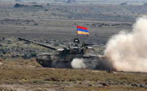 Haut-Karabakh: les séparatistes rendent six blindés et 800 armes légères, selon Moscou