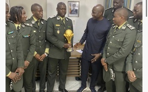 Rebeuss : le trophée de la CAN 2025 présenté aux détenus 