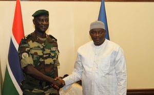 Adama Barrow reçoit le CEMGA Oumar Wade : renforcement des liens entre la Gambie et le Sénégal au coeur des échanges
