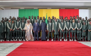 Remise du drapeau national : Diomaye Faye appelle les “Lions” à « ne se sentir inférieurs à personne » au Mondial 2026