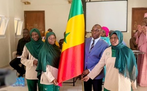 Éducation numérique : Moustapha Guirassy remet le drapeau national aux trois ambassadrices du Sénégal au Gala « Wrocław Code 2.0 »