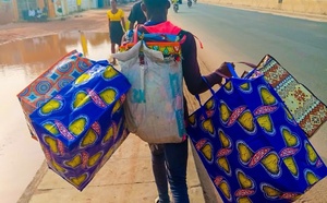 ​Entre chaleur, longues marches et revenus incertains : le quotidien des vendeurs ambulants à Dakar
