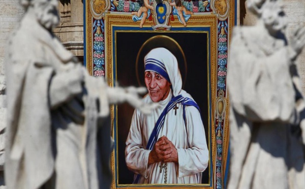 Mère Teresa proclamée sainte par le pape François