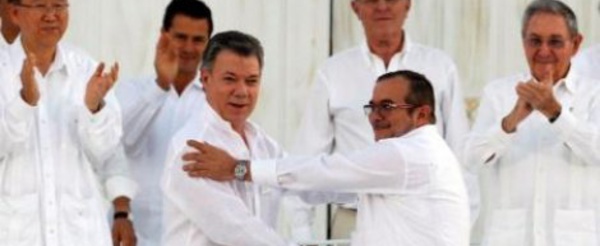 Colombie : Bogota et les Farc signent la paix après 52 ans de conflit