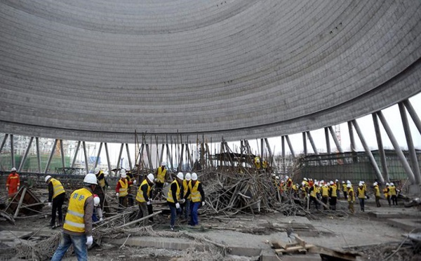 Au moins 67 morts dans la chute d'une plateforme de chantier en Chine
