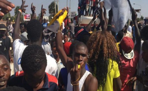 Vidéos : Les Gambiens fêtent la défaite de Jammeh