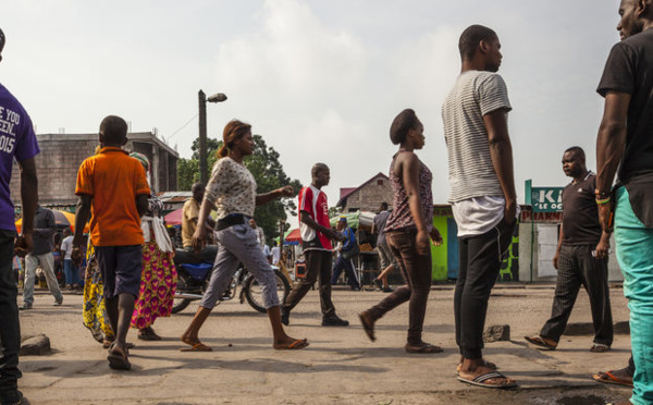 Au soir du 19 décembre, à Kinshasa, l’élite trinque à « l’apocalypse qui n’a pas eu lieu »