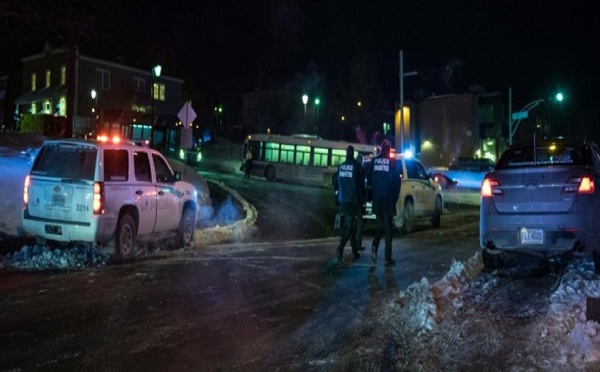 Canada: un des deux auteurs de la fusillade d'hier à la mosquée de Québec faisant six morts a appelé la police pour se rendre