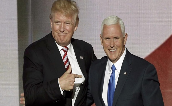 Décret anti-immigration: Mike Pence, service après-vente de Donald Trump