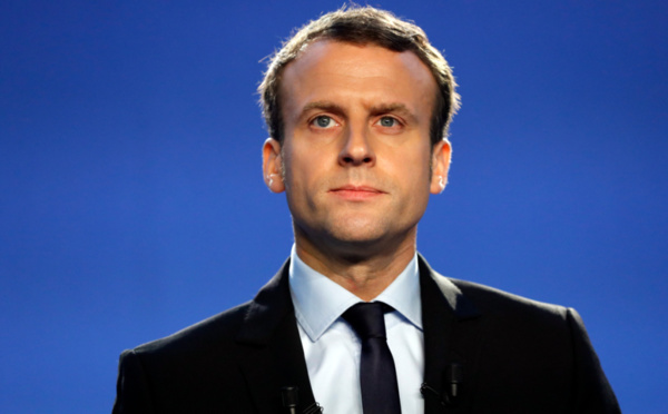 Présidentielle: selon un sondage, Macron et Le Pen seraient qualifiés au second tour