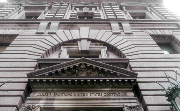 Les avocats de l'administration Trump peinent à défendre son décret