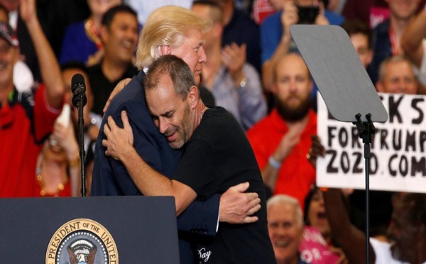 En Floride, Donald Trump galvanise ses partisans après une semaine agitée