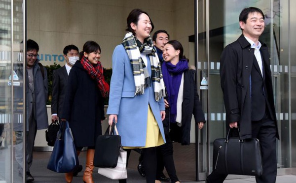 Tous les Japonais sommés de partir du bureau à 15 heures ce vendredi