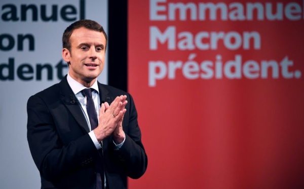​Sondage: Macron devant Le Pen pour la première fois au 1er tour