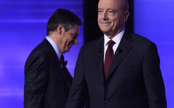 France: Juppé offre son parrainage à Fillon, et garde ses distances avec Macron