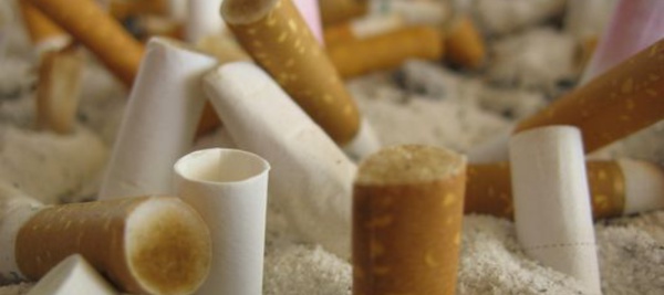 Le gouvernement augmente les taxes sur les cigarettes les moins chères