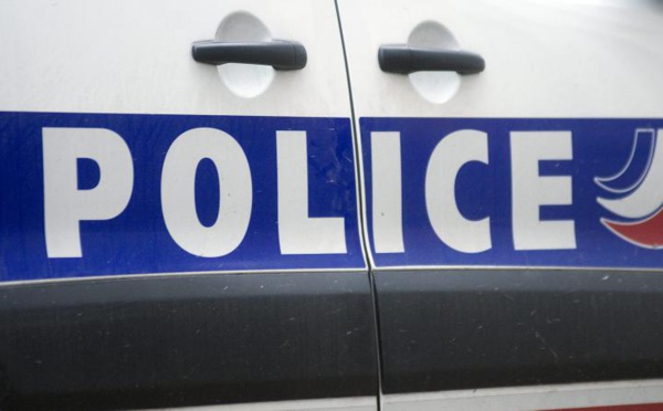 Nîmes : un enfant de deux ans retrouvé seul en couche-culotte dans la rue, sa mère en garde à vue