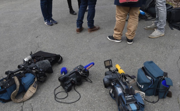 Les journalistes sont toujours moins nombreux en France
