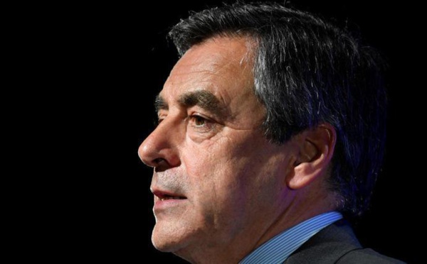 Pays basque : jets d'œufs et concert de casseroles pour accueillir Fillon