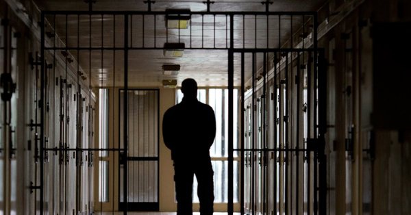 Un Espagnol devra tweeter 30 fois sa condamnation depuis la prison