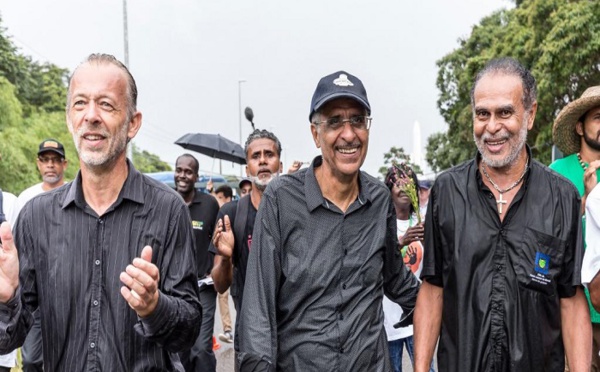 Crise sociale en Guyane: la lettre de François Hollande ne convainc pas