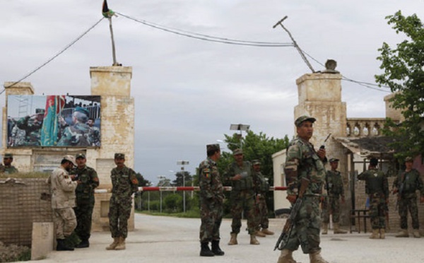 Afghanistan: plus de 50 militaires afghans tués dans l'attaque de leur base