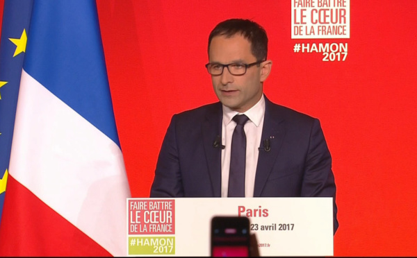 Présidentielle: Hamon appelle à voter Macron au second tour