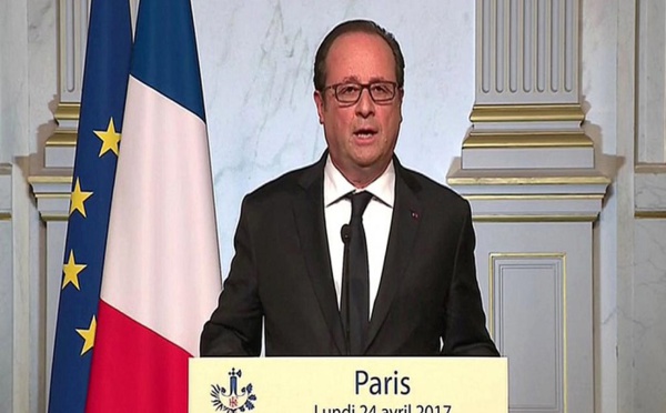 François Hollande votera Emmanuel Macron face au «risque» du FN