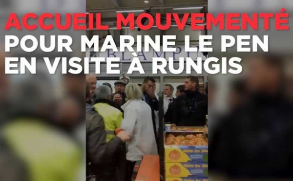 Huées et jets de tomate: accueil mouvementé pour Marine Le Pen à Rungis